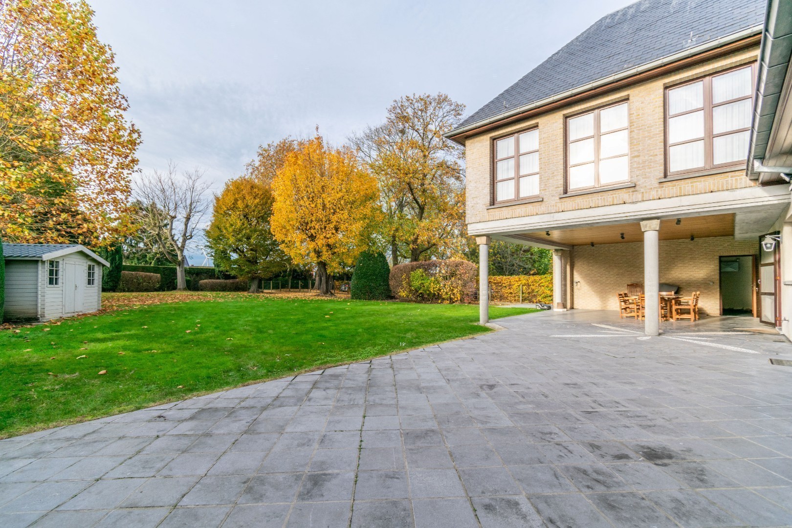 RUIME VILLA MET 6 SLAAPKAMERS OP PERCEEL 20ARE! - foto 3