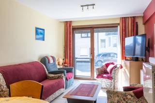 Résidence REIGERSNEST : Au rez-de-chaussée d'une belle petite copropriété située à 30m de la digue, agréable appartement meublé avec...