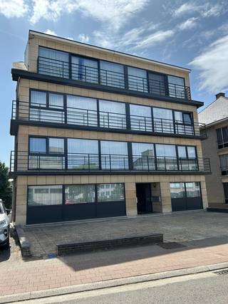 Verzorgd appartement te huur rustig gelegen nabij het centrum van Aarschot.<br />Het appartement telt 2 slaapkamers, een ruime leefruimte met ingerichte keuken, badkamer en terras. In de kelderverdieping bevindt zich een berging. <br />Daarnaast is er achteraan het gebouw een garagebox ter beschikking. <br /><br />Maandelijks wordt er een provisie gevraagd van 25,00 Euro om mee te dragen in de algemene kosten plus een maandelijkse provisie van 25,00 Euro voor het eigen verbruik van het water. <br />Een keer per jaar wordt er een afrekening opgemaakt.  <br /><br />Interesse? Contacteer ons op vastgoed@gysemansgroep.be