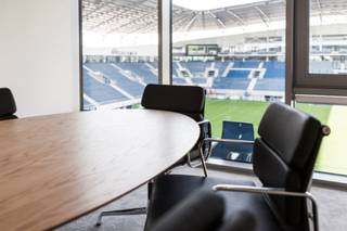 Standingvolle kantoren in de Ghelamco Arena, gesitueerd bij de VIP-ingang. Uitstekende bereikbaarheid, horecafaciliteiten en winkels op wandelafstand.<br /> Lasten en taksen: Op aanvraag.