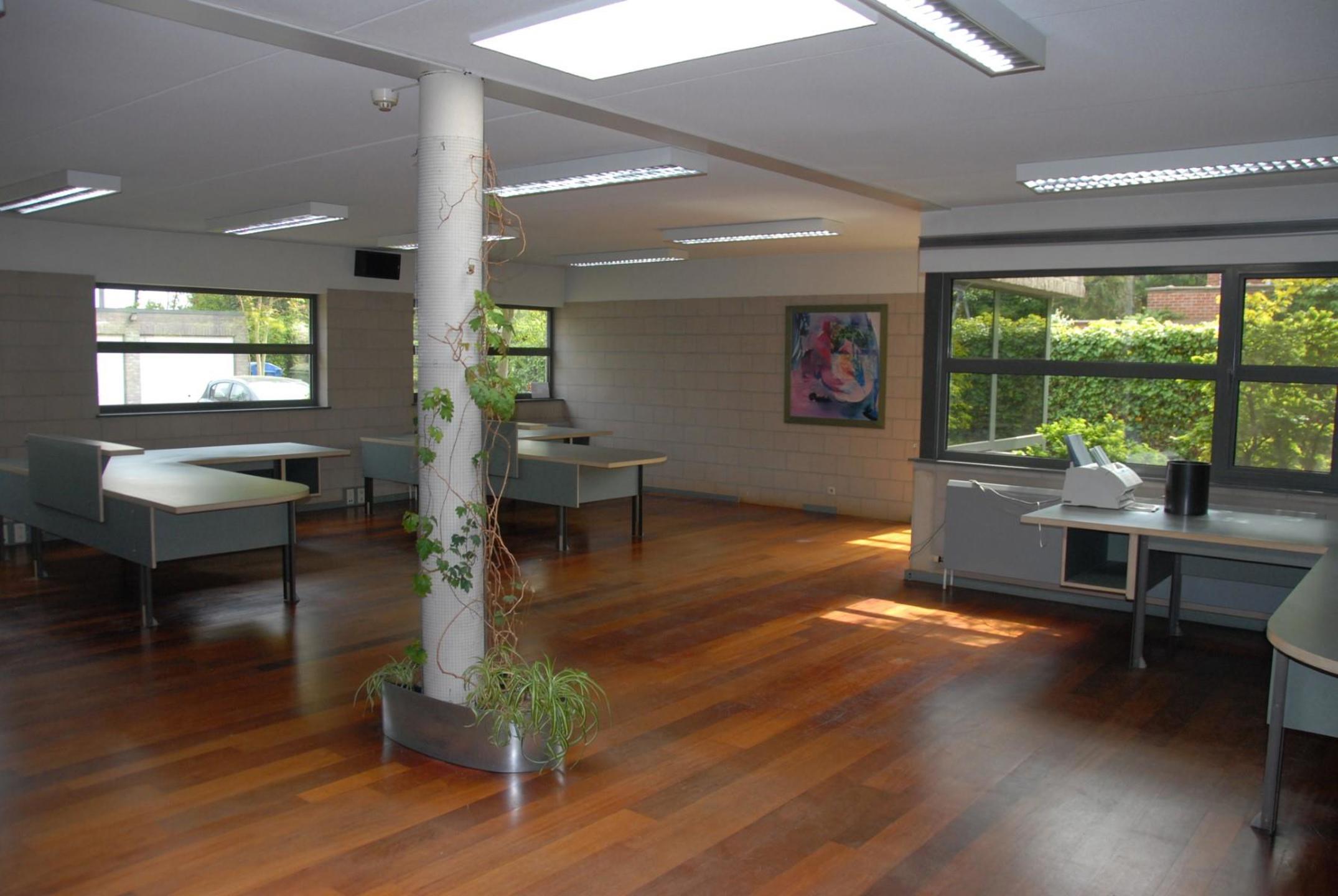 TE HUUR: Mooie kantoorruimte van 288m²  - foto 5