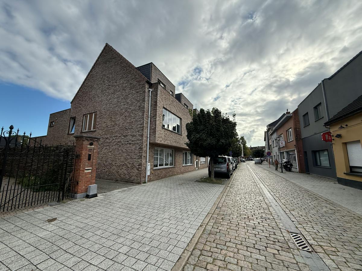 Parkeerplaats met beugel te huur in centrum Wommelgem - foto 5