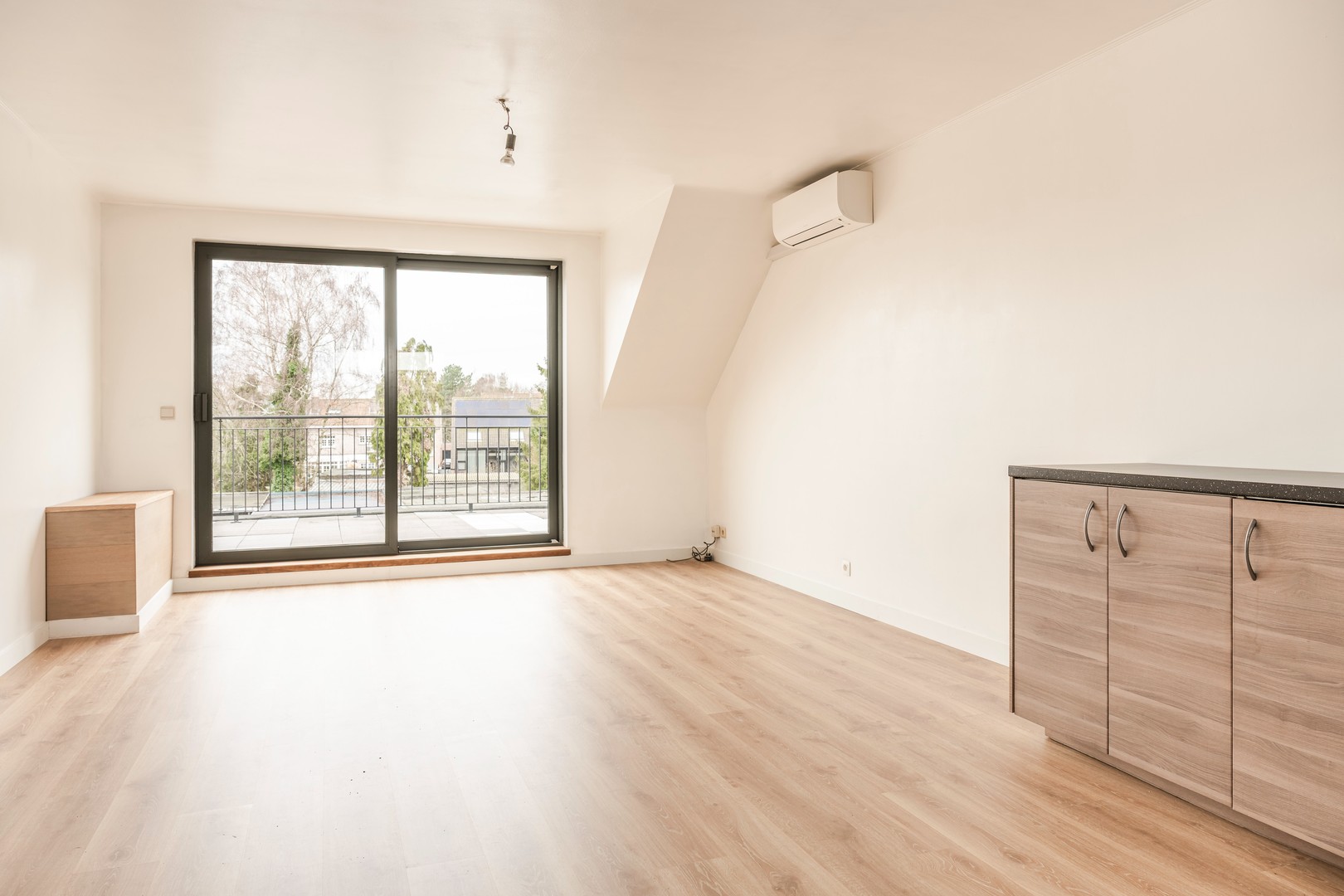 Instapklaar appartement met ruime zonneterras! - foto 1