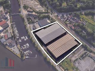 Dit bedrijfsgebouw, bestaande uit <strong>twee loodsen</strong>, geniet een strategische ligging in de haven van Gent, met directe toegang tot de <strong>R4 </strong>en op slechts 10 minuten rijden van de <strong>N9</strong>.<br /><br />De site omvat twee magazijnen: een <strong>gesloten loods</strong> (8.255m²) en een <strong>halfopen loods </strong>(7.496m²), met een totale oppervlakte van <strong>15.751 m²</strong>. Dankzij een vrije hoogte van 7 tot 9 meter biedt het gebouw uitgebreide mogelijkheden voor opslag en logistieke operaties. Lichtstraten zorgen voor een overvloed aan natuurlijk licht, wat bijdraagt aan een aangename en efficiënte werkomgeving. <br /><br />Voor meer informatie of om een vrijblijvend plaatsbezoek te plannen, kunt u contact opnemen met<strong> PANORAMA B2B</strong> via <strong>0477 02 09 02</strong>.