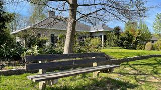 In een rustige en gegeerde woonomgeving, op wandelafstand van het centrum van Tessenderlo, bevindt zich deze karaktervolle bungalow,...