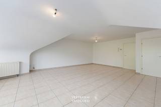 <p><span>Location<br />This</span><span>spacious apartment enjoys an excellent location in a small residence, within walking distance of schools, public transportation and the village center. <br />In addition, beautiful hiking trails and an extensive nature reserve are located nearby.<br /><br />Cute</span><span>and bright apartment with garage and 2 parking spaces<br /><br />On</span><span> the second floor of a well-kept, small residence is located this exceptionally spacious and bright apartment. <br />As soon as you enter, you will notice the abundant light thanks to the large windows in the living space.<br />The generous living space seamlessly connects to the open kitchen and provides access to a sunny southwest facing terrace through a sliding window.<br />The double glass door to the entrance hall reinforces the open and airy character of the apartment.<br />Further, the apartment features two particularly spacious bedrooms, one of which provides direct access to a large and quiet terrace at the rear. <br />In addition, there is a practical storage room with pour-out tray.<br />Additional storage space can be found in the private basement storage room (No. 3). <br />In addition, you have a garage box and two private car parking spaces.<br />The apartment has always been excellently maintained.<br />NewLine#Extra<br />/ new burner installed in 2025<br />/ a favorable EPC<br />/ compliant electrical installation<br />NewLine#True<br />/ spacious, bright and quiet<br />/ fine terraces<br />/ garage and car parking spaces<br />/ prime location<br />NewLine<br /></span></p><p><span> </span></p>