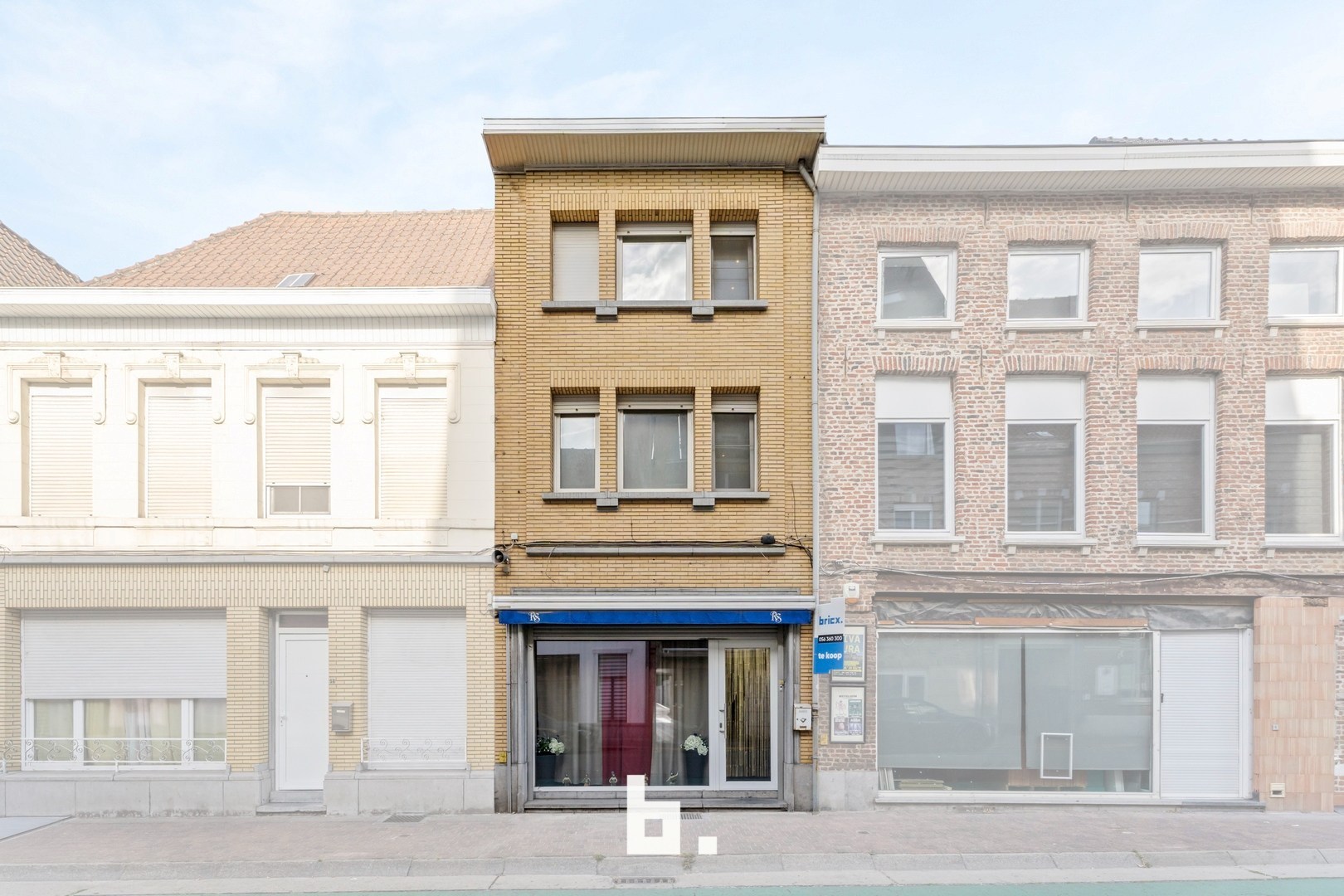 Ruime woning met handelsruimte en zonnige buitenruimtes in het centrum! - foto 1