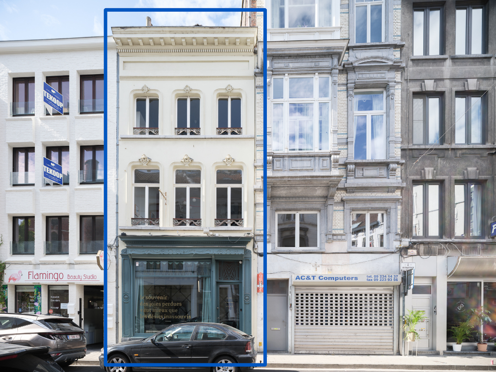 Karaktervol handelspand (restaurant + 2-slpk app) in het centrum van Gent - photo 1