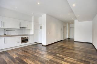 Layout:Floor 2 (accessible by stairs):- entrance hall- living/dining room (26m²)- equipped open kitchen (5.35m²)- separate toilet- bathroom with walk-in shower and sink (4.38m²)- bedroom with dressing room (17.59m²)- separate office room (4.46m²)- separate storage (5.13m²)- separate laundry room (3.42m²)- terrace (11m²)Details: - small-scale, well-maintained building - low common costs - individual gas meter- compliant electricity and asbestos safe- ideally located near the center of Wilrijk, various access roads, public transport,..Are you interested in this apartment for sale near the center of Wilrijk? Do not hesitate to contact us at janice.racaj@dewaele.com or 03 206 76 73.Do you also want to sell or rent your property? We are happy to help you out.Always at your service to help you with all your questions about real estate!