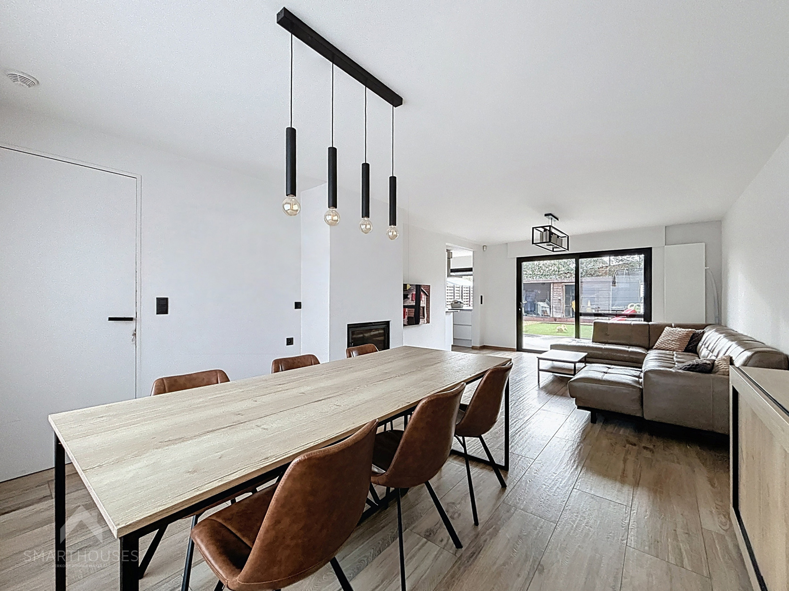 Goed gelegen gezinswoning met 4 slaapkamers en garage - foto 1