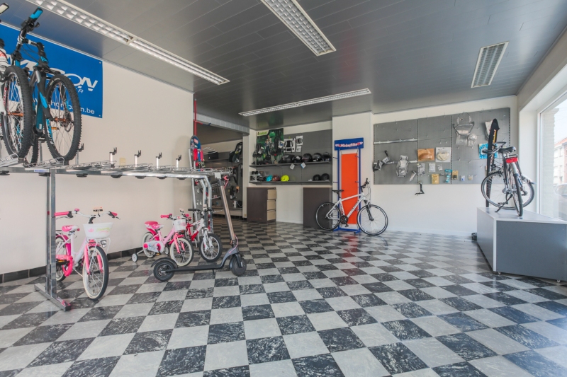 Handelspand (winkel) met woonst en magazijntje van +/- 130m². - foto 4