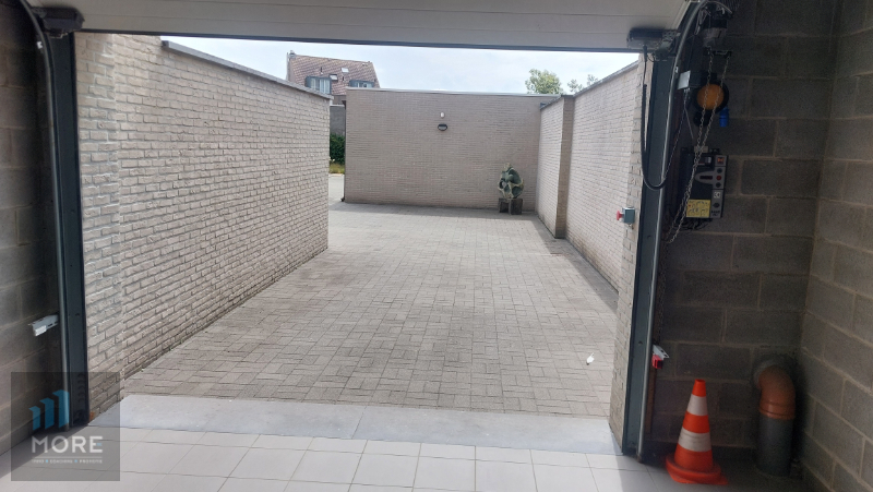 Garagebox in de Knokkestraat, residentie Bombay - foto 4