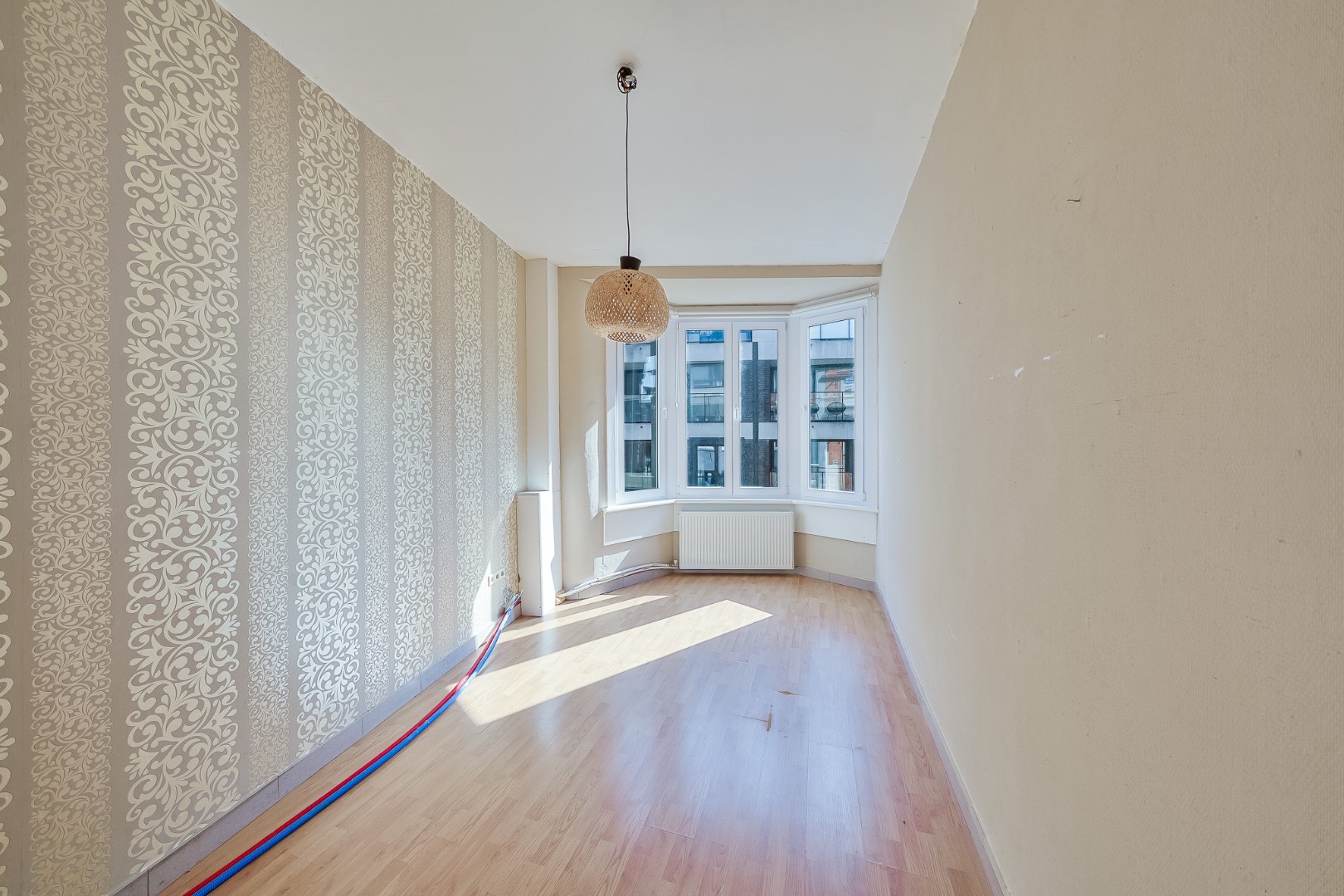 Te renoveren stadswoning met 5 slaapkamers, 3 badkamers en koer in hartje Oostende - foto 3