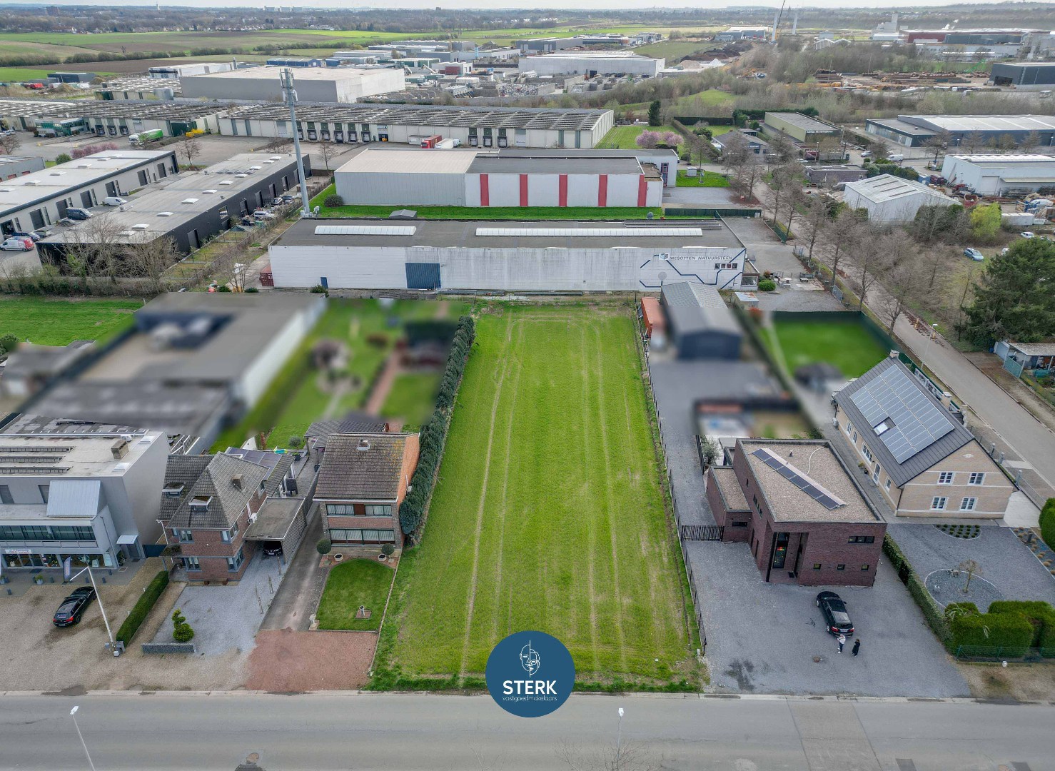 TE VERKAVELEN GRONDEN IN WOON- EN KMO-GEBIED NABIJ DE GRENS ! - foto 5