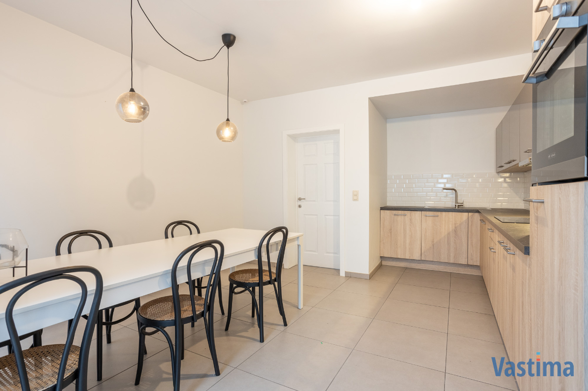 Woning in de stadsrand met 2 slaapkamers, dressing en tuin - photo 4