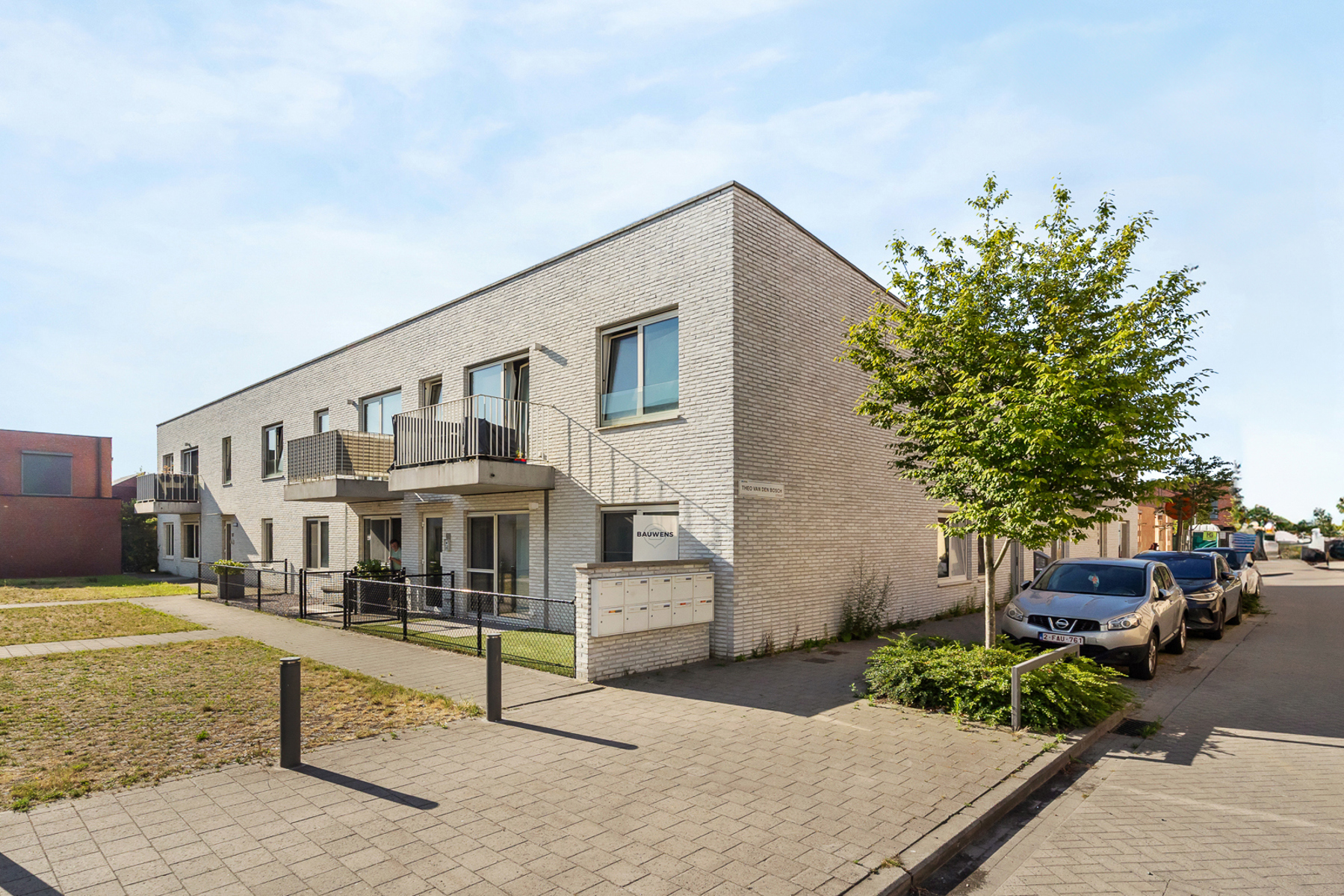 Instapklaar Gelijkvloers Appartement met terras en parking. - foto 1
