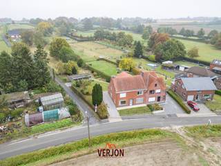 Deze te renoveren woning bevindt zich op een zeer rustige en prachtige locatie in Hooglede op een perceel van maar liefst 2237m2. U kunt genieten...