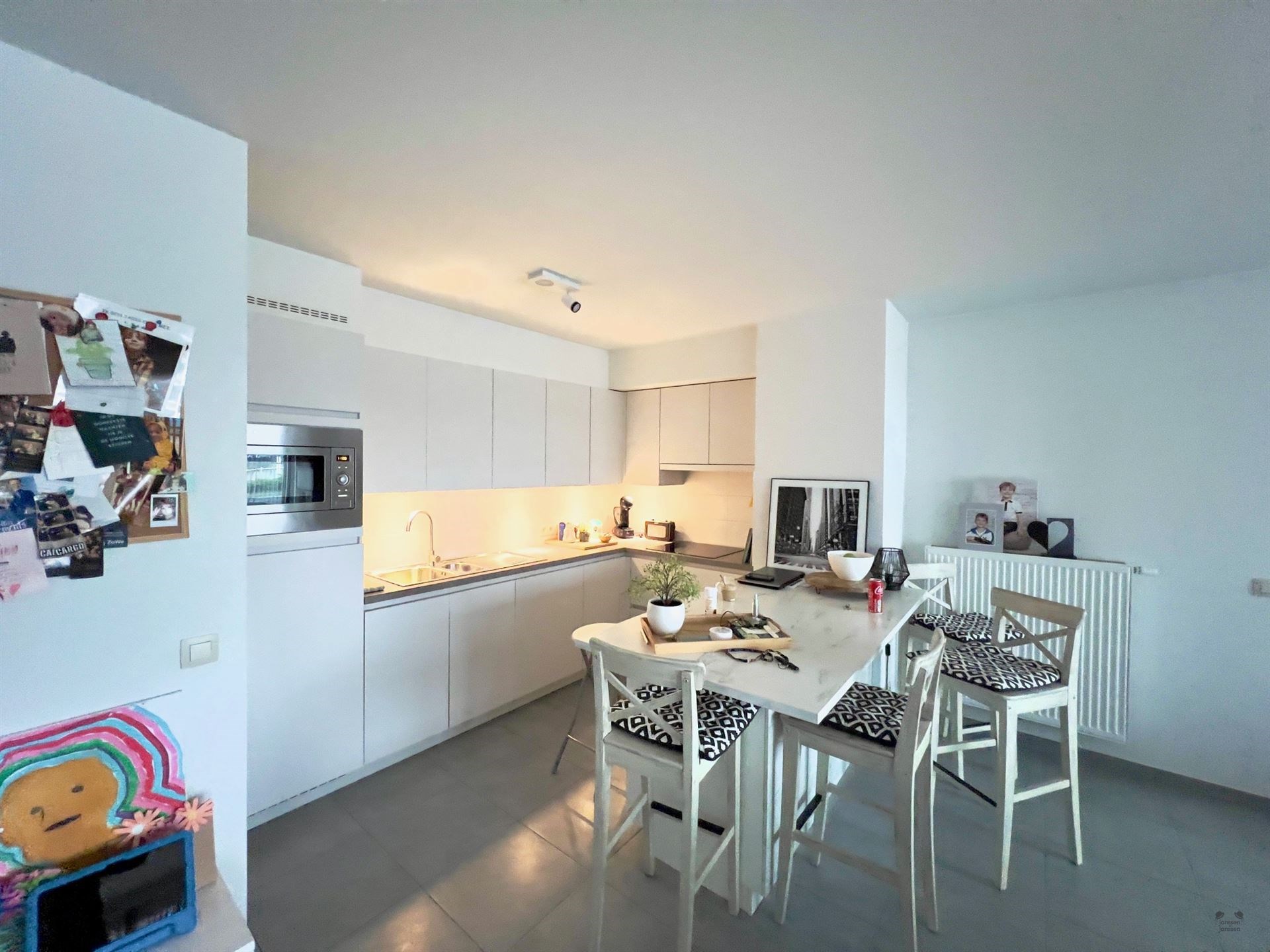 Ruim 2 slaapkamer appartement te Bredene - foto 2