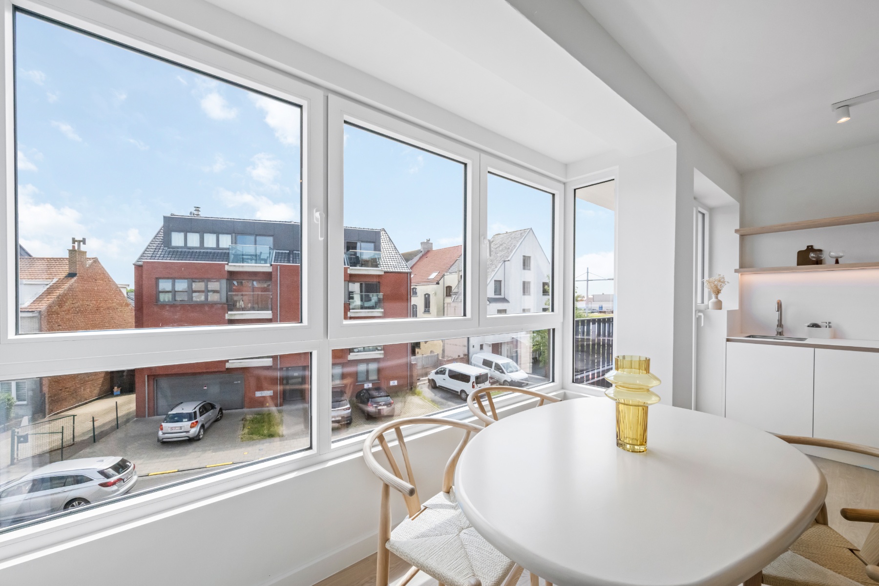 Prachtig gerenoveerd en instapklaar 2 slaapkamer appartement te Bredene - foto 3