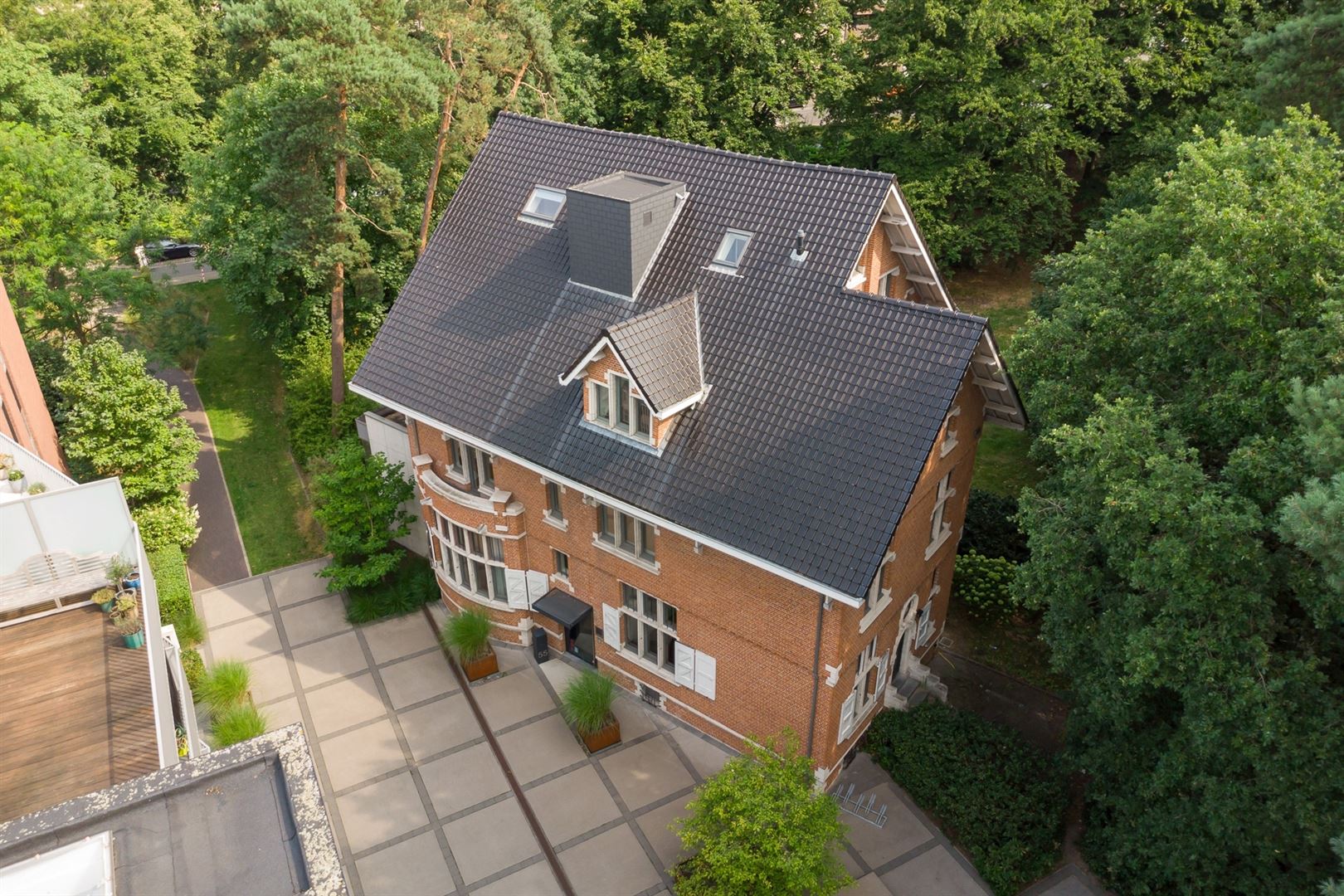 Villa Ullens. Het prachtig gerenoveerde kasteel in hartje Schoten - foto 1