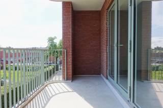 GENT - Jozef Guislainstraat 92: Op zoek naar een nieuwbouw appartement met ruim terras en parkeerplaats te huur in Gent? Dan is dit pand mogelijk...