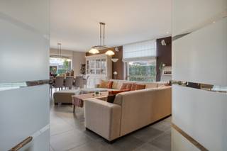 Bent u op zoek naar een moderne villa in een landelijke omgeving op een perceel van meer dan 16 are? Dan is deze recente OB een absolute...