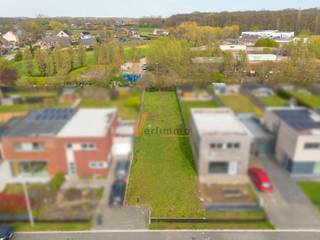 Bouwgrond voor halfopen gekoppelde bebouwing geschikt voor eengezinswoning In deze verkaveling is het toegelaten om de woning als zorgwoning te...
