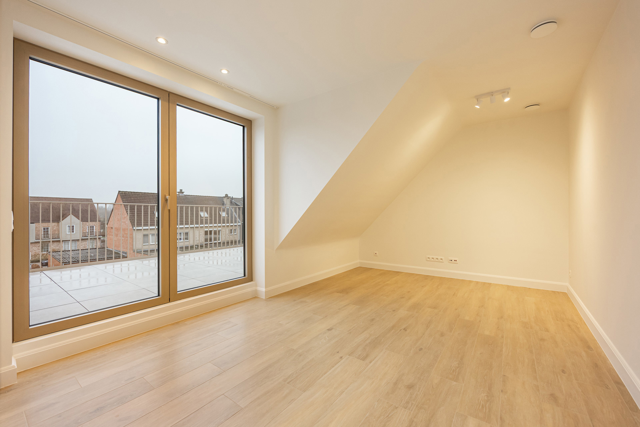 Nieuwbouw penthouse met 1 slaapkamer en groot terras - foto 3