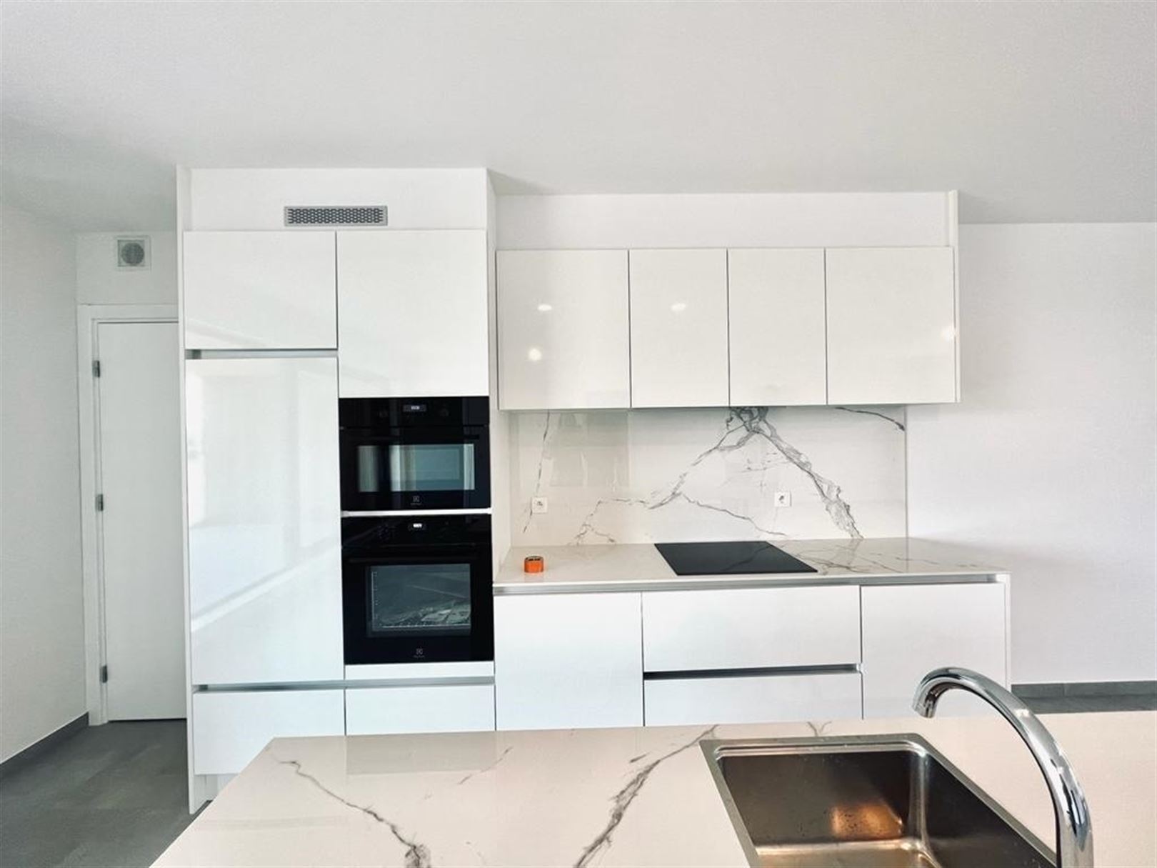 Appartement à louer à Beveren-Kruibeke-Zwijndrecht avec 2 chambres - photo 2