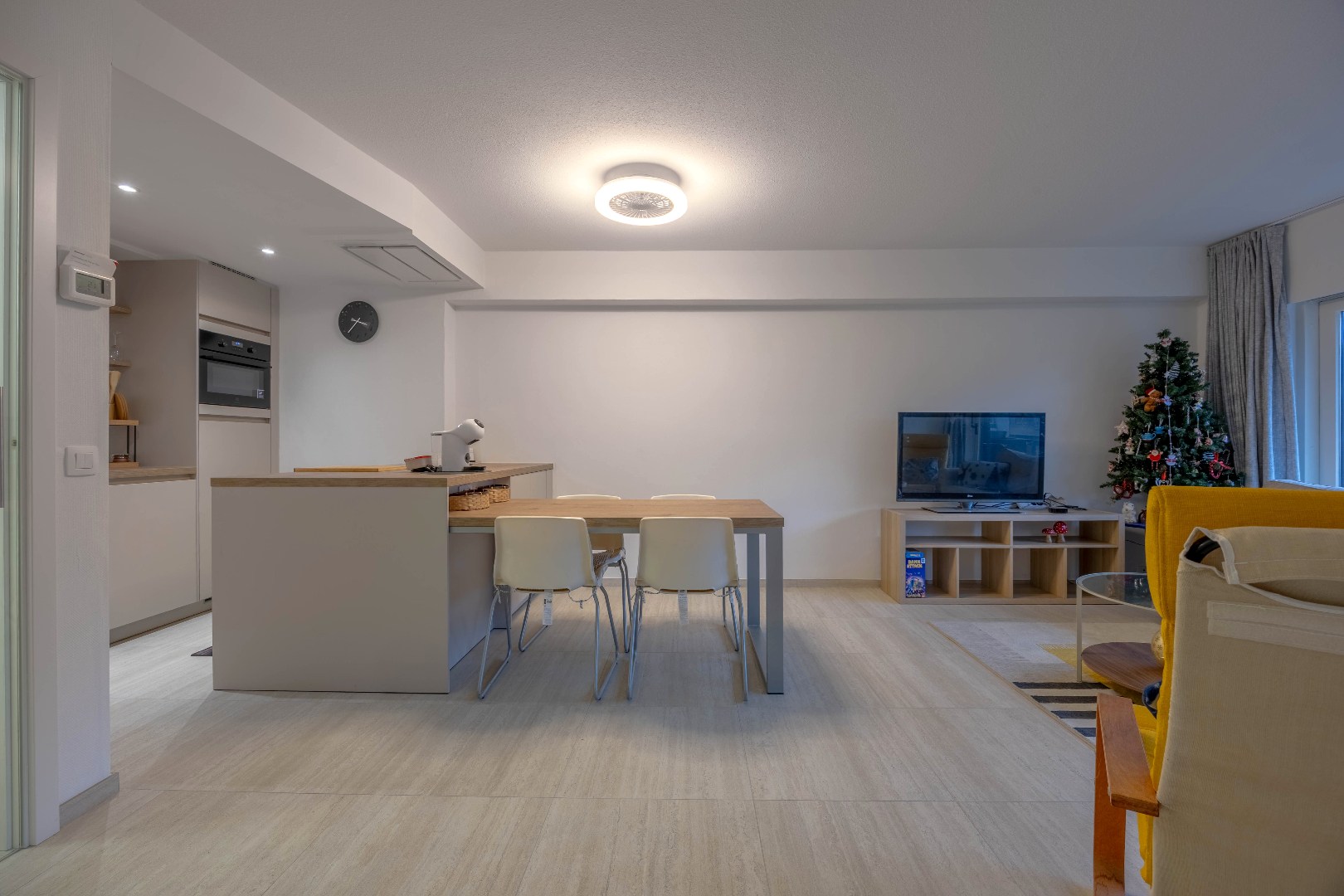 Gerenoveerd appartement aan de achterzijde van de zeedijk. - foto 5