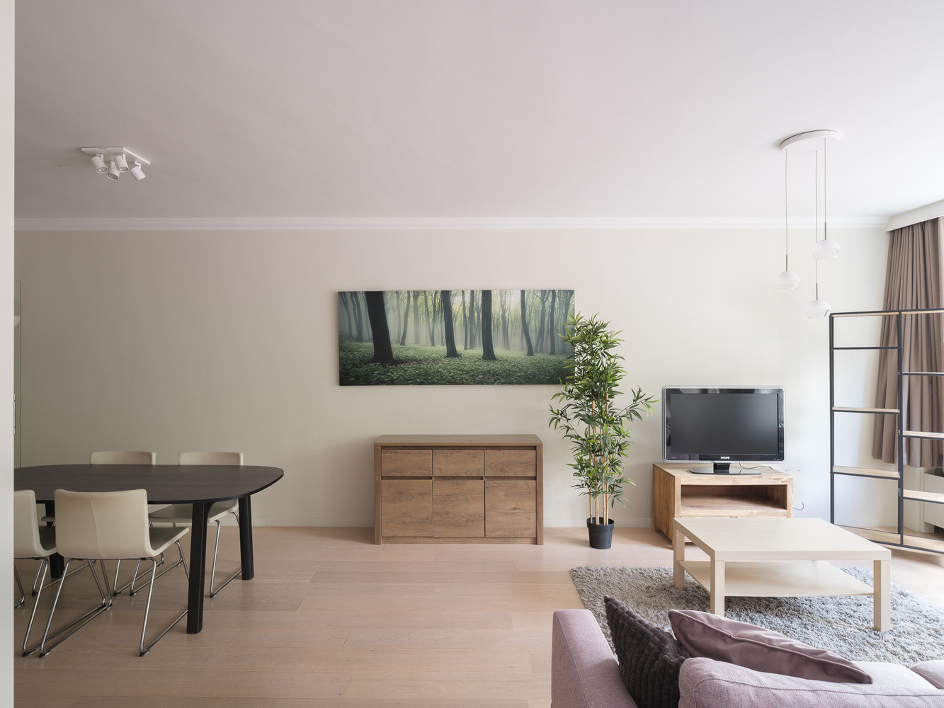 Gerenoveerd appartement aan de Muinkkaai met 2 grote slaapkamers, terras, garage en prachtig zicht op de Sint-Pietersabdij ! - foto 4