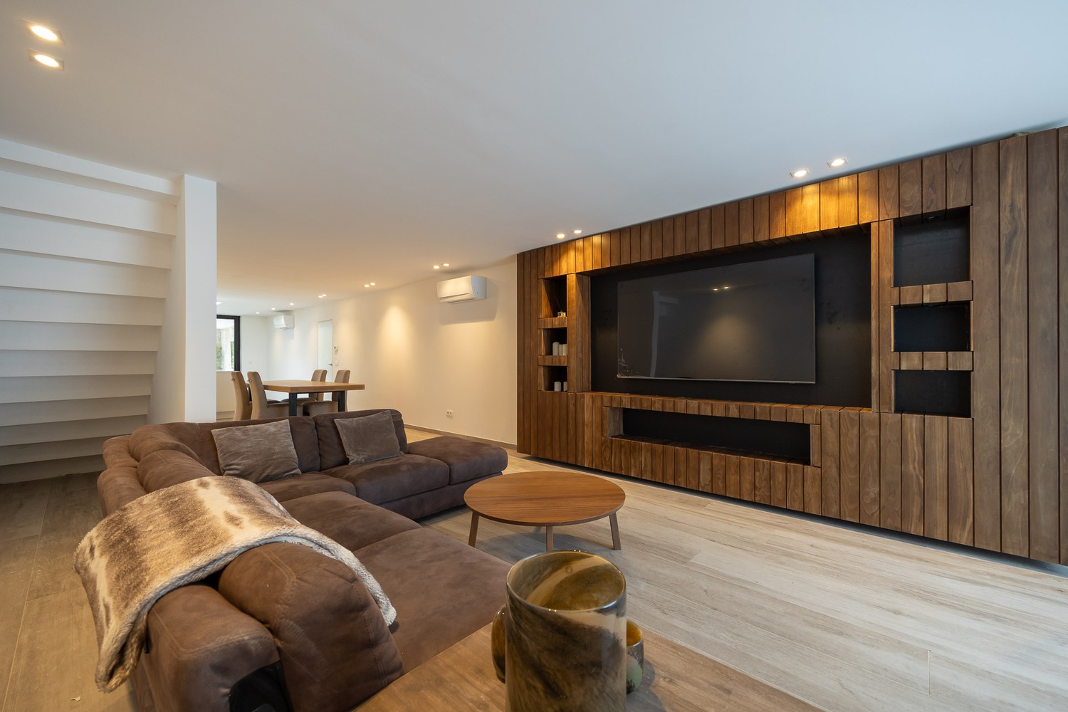 Stijlvol gerenoveerde woning in het hart van ’s-Gravenwezel - photo 4