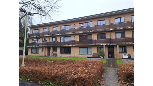 Een goed gelegen appartement op de tweede verdieping met garage - foto 2