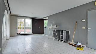 Een ruime en goed onderhouden duplex met aangenaam wooncomfort, gelegen in een rustige woonwijk in de Stekelaarstraat te Bassevelde. Dankzij...