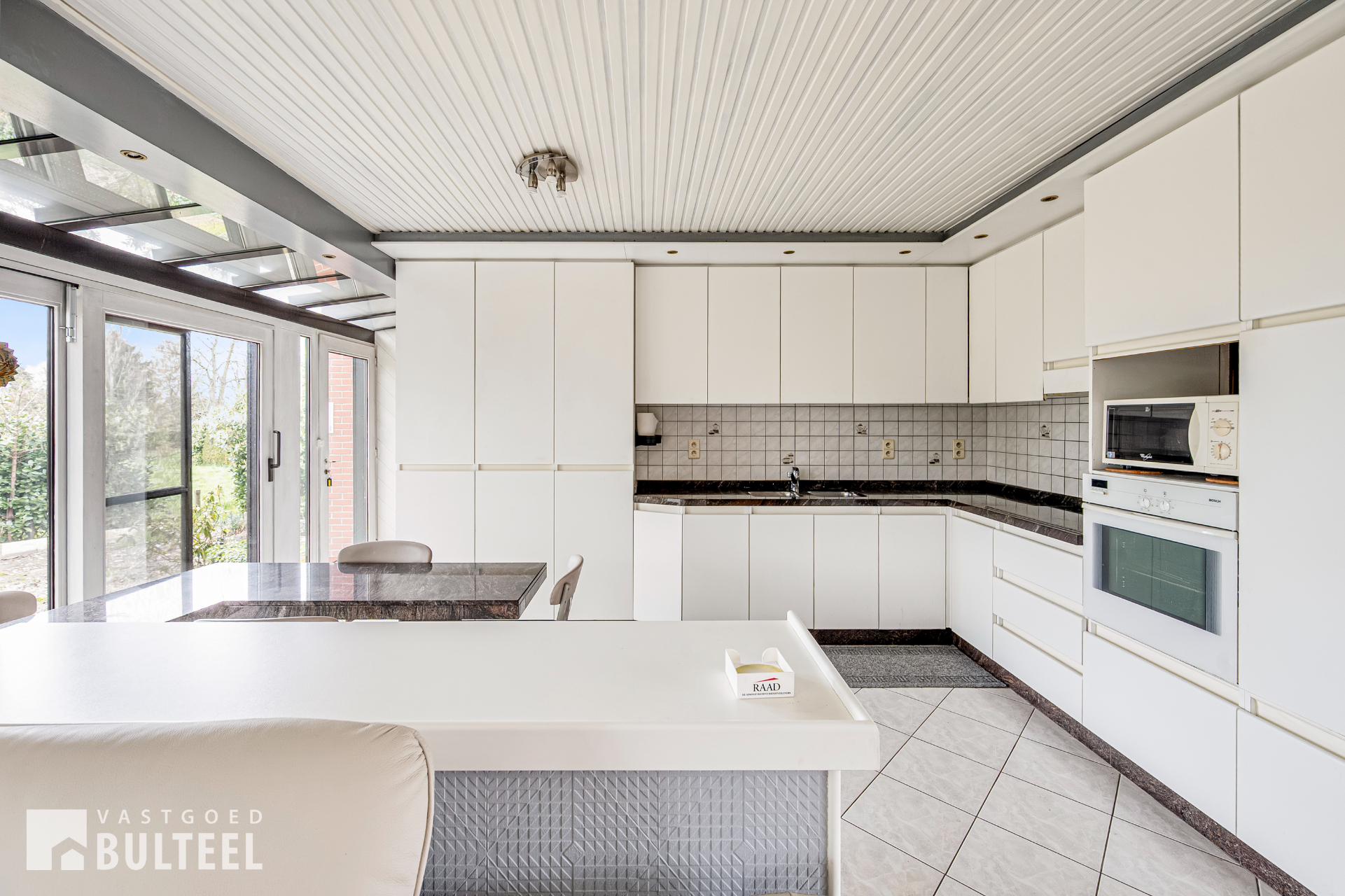 Open bebouwing met grote tuin nabij het centrum van Belsele! - foto 5