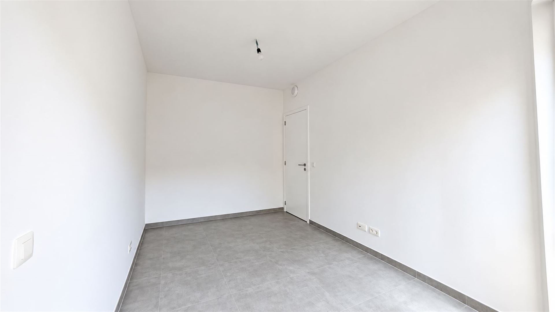 Apartment for rent in Charleroi with 2 bedrooms - photo 4