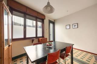 TOWNHOUSE TO RENOVATE WITH CHARACTER NEAR THE BOTANICAL GARDENS IN MECHELENOn a prime location near the Kruidtuin, this charming townhouse is full of...