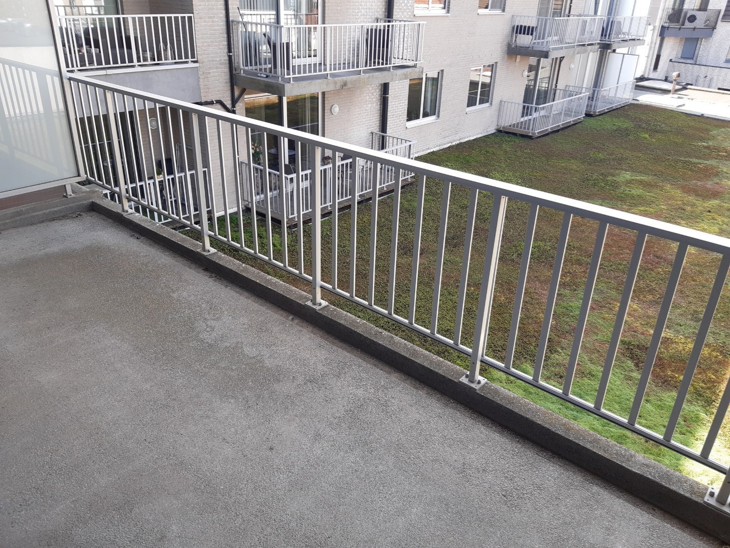 Ruim en aangenaam wonen met 2 terrassen. - foto 4