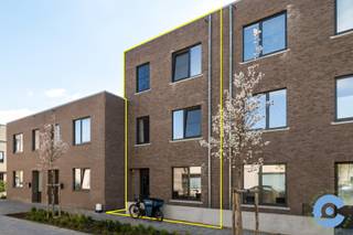 ***. OPENHUIS Zaterdag 12 juli tussen 14u en 16u ***Deze recente en perfect onderhouden energie neutrale woning ligt middenin de nieuwe Regatta...