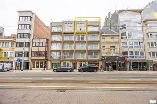 Magnifique et spacieux appartement en duplex avec terrasses sur le toit, situé au cœur du centre commercial et à proximité de la Zeedijk...