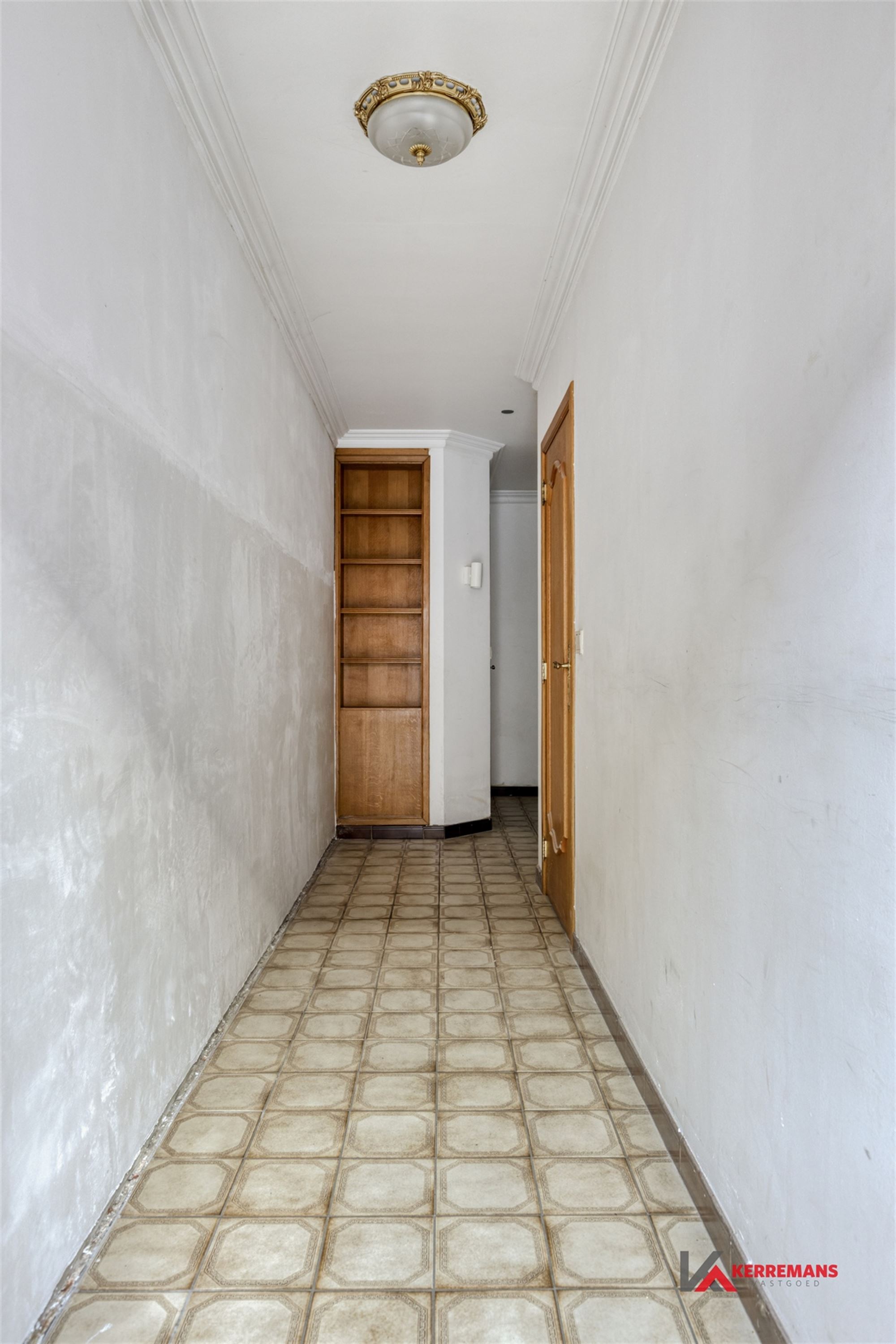 Woning met 2 slaapkamers, tuin en garage.  - foto 3