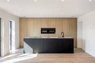 In de geliefde Dierenwijk in Bolderberg, presenteren wij met trots dit volledig gerenoveerde appartement van maar liefst 117m².Dit instapklare...