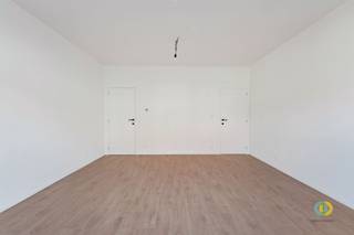 Geniet van het comfort van een volledig in 2025 vernieuwd appartement op de tweede verdieping. Het is gelegen in het hart van Vilvoorde, pal in...