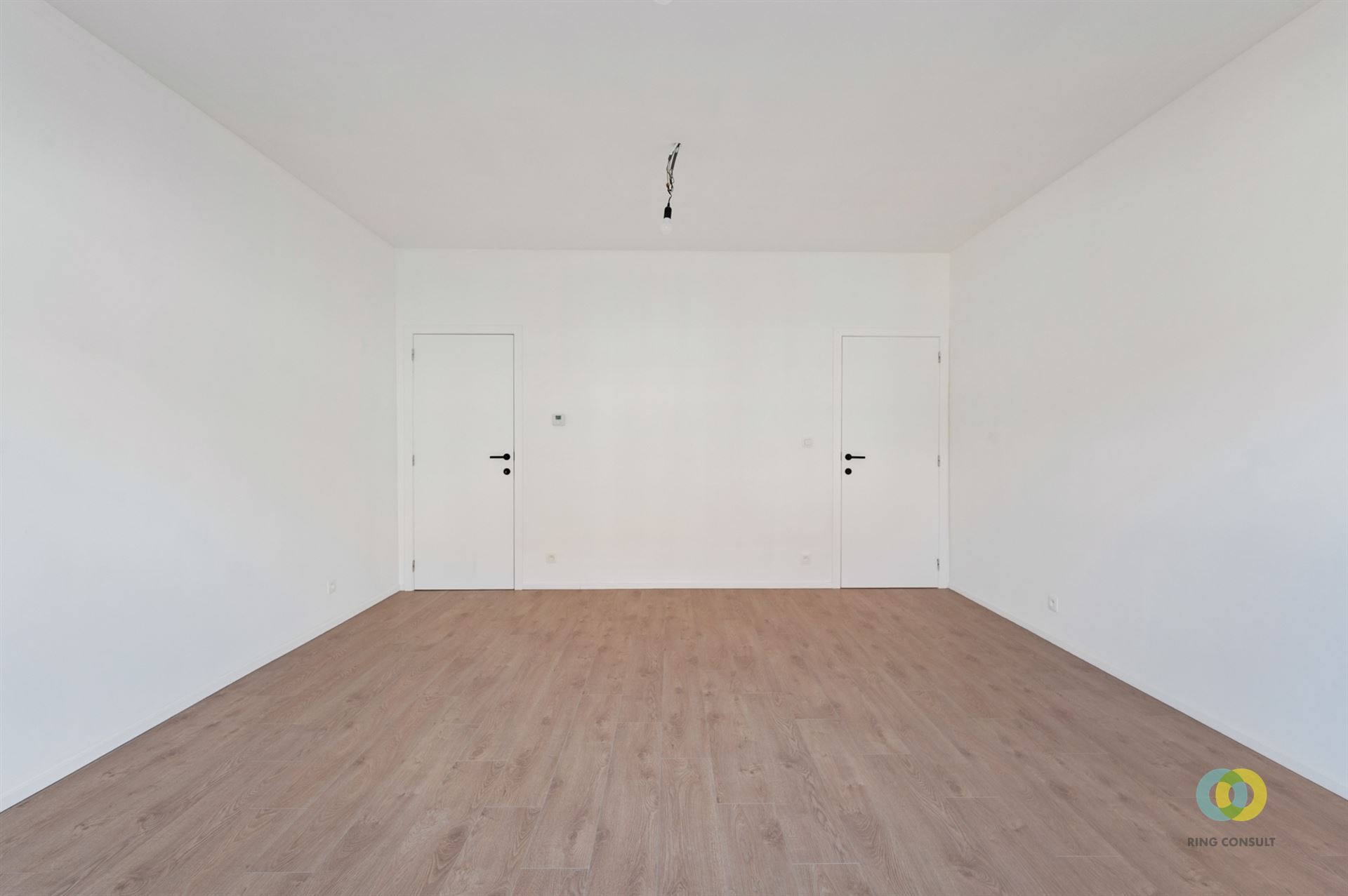 Gerenoveerd appartement met twee slaapkamers - foto 2