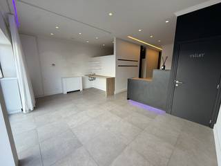 <p>🚨 BUREAU-RUIMTE TE HUUR IN WESTERLO</p><p>Op zoek naar een goed bereikbare bureauruimte voor je onderneming?</p><p>🏢 Bureau met keuken</p><p>🛣️ Vlak bij de autosnelweg</p><p>🔐 Alarminstallatie</p><p>📍 Westerlo</p><p>⚡ Onmiddellijk beschikbaar</p><p>💶 € 750/maand</p><p>Ideaal voor KMO, zelfstandige, aannemer, ...</p><p>Een praktische bureauruimte op een strategische locatie met uitstekende bereikbaarheid.</p><p>📩 Interesse? Stuur een bericht voor meer informatie of een afspraak ter plaatse.</p>