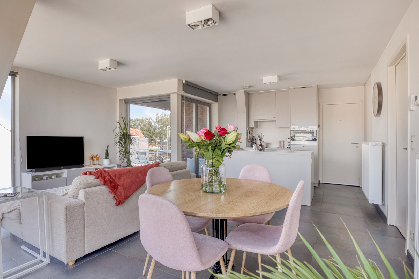 Mooi appartement met 2 slaapkamers in centrum Wevelgem! - foto 4