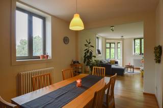 In een rustige straat te Mariaburg bevindt zich dit verzorgd appartement op de tweede verdieping van een kleinschalig gebouw. Dankzij de...