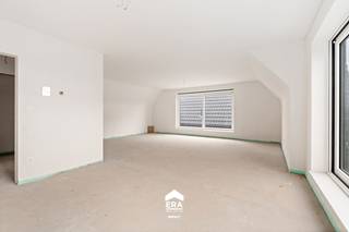 e koop: Nieuwbouw penthouse-appartement in het centrum van Opitter, Bree, op wandelafstand van scholen, park en openbaar vervoer.Dit halfopen...