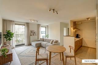 <p>Vragen of interesse? Contacteer Dimitry via dimitry@copandi.be of 0493 37 27 43.</p><p></p><p>Op de derde verdieping van een verzorgd gebouw (2007) met lift ligt dit instapklare éénslaapkamerappartement. De ligging is uitstekend, vlak bij het Willemdok en het MAS. Hier combineer je het bruisende stadsleven met rust en comfort.</p><p><br />De open leefruimte sluit naadloos aan op de keuken, waardoor de beschikbare ruimte optimaal benut wordt. De keuken beschikt over voldoende kastruimte en een extra bergkast die perfect dienst doet als stockage of vestiaire.</p><p></p><p>De slaapkamer biedt plaats voor een dubbel bed en een kledingkast. Aansluitend bevindt zich de badkamer, uitgerust met een wastafel, toilet en douche. Alles is aanwezig om comfortabel te wonen in het hart van Antwerpen.</p><p></p><p>Daarnaast beschikt het appartement over een privatieve kelderberging, ideaal voor extra opslag.</p><p></p><p>✅ Gebouw met lift<br />✅ Instapklaar<br />✅ Toplocatie<br />✅ EPC B-label</p>