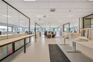 Fantastisch gelegen kantoorruimte van 466 m² te huur gelegen in het bedrijventerrein Groenbek nabij de Expresweg (850 m) met een...